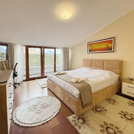 Luxury Penthouse With Veranda Apartmán