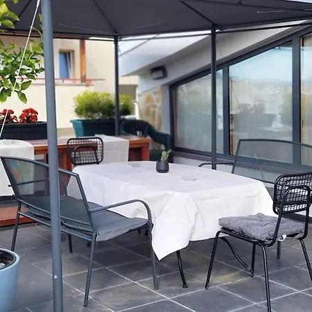Luxury Penthouse With Veranda Apartmán *